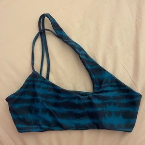 MIKOH
Queensland Cross Shoulder Bikini Top